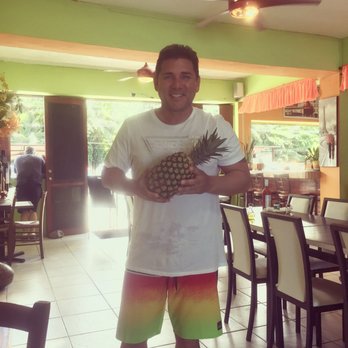 Ossobuco, Kiosk #29 - Pick your pineapple - Italian Near Me - Luquillo, Puerto Rico
