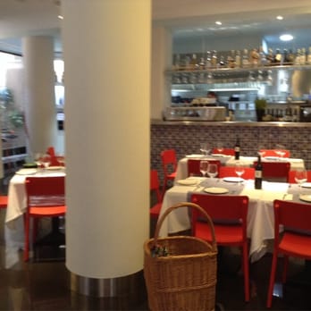 Arrocería la Valenciana - Inside the restaurant on arrival - Arroceria / Paella Near Me - Valencia, V