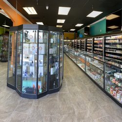 Oura Smoke And Vape - Vape juices, vape mods , CBD , etc