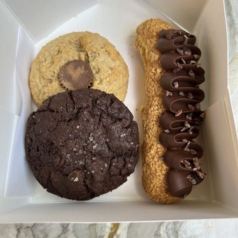 Coquette - Chocolate eclair, chocolate biscuit, peanut butter cookie - Patisserie/Cake Shop Near Me - Charlotte, North Carolina Coquette - Chocolate eclair, chocolate biscuit, peanut butter cookie - Patisserie/Cake Shop Near Me - Charlotte, North Carolina