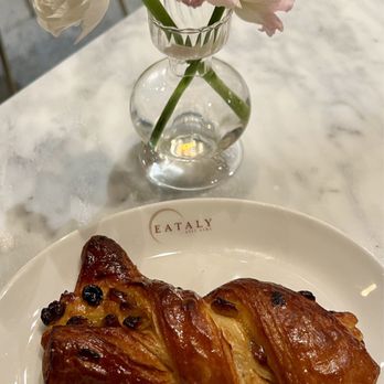 Caffè Lavazza - Treccia All'uvetta, golden raisins & apricot croissant! (09/06/23) - Coffee & Tea Near Me - Dallas, Texas Caffè Lavazza - Treccia All'uvetta, golden raisins & apricot croissant! (09/06/23) - Coffee & Tea Near Me - Dallas, Texas