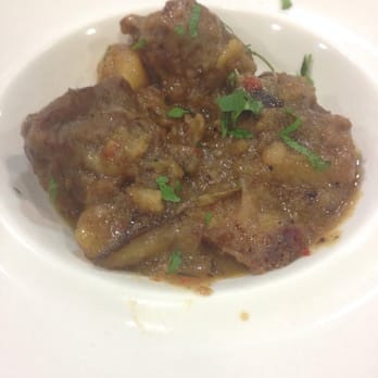 Manila - Carrillada ibérica con salsa al oporto - Tapas Bars Near Me - Seville, SE