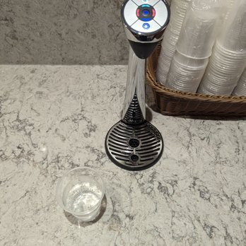 Austin Marriott South - Carbonated and tap water option at the gym - Hotels Near Me - Austin, Texas