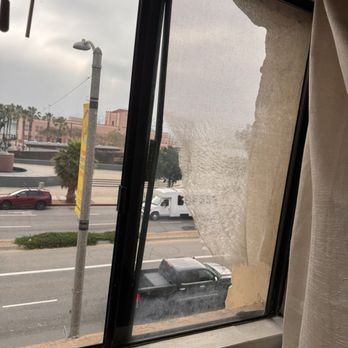 Portside Inn & Suites - Window with screen broken - Hotels Near Me - Los Angeles, California Portside Inn & Suites - Window with screen broken - Hotels Near Me - Los Angeles, California
