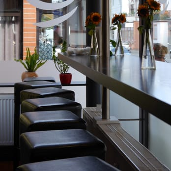 Café Genuss - Sitzplätze für Eilige mit Aussicht - Cafes Near Me - Mainz, RP Café Genuss - Sitzplätze für Eilige mit Aussicht - Cafes Near Me - Mainz, RP