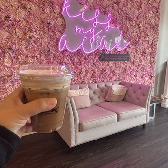 Raining Berries - Alafaya - Ube latte - Acai Bowls Near Me - Orlando, Florida Raining Berries - Alafaya - Ube latte - Acai Bowls Near Me - Orlando, Florida