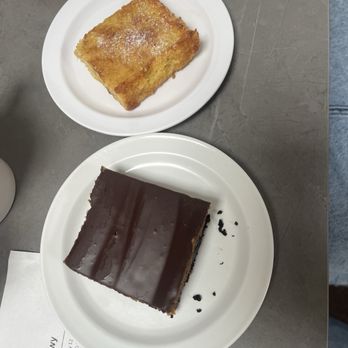 Iveta Westside - Pinapple and chocolate cake - Cafes Near Me - Santa Cruz, California