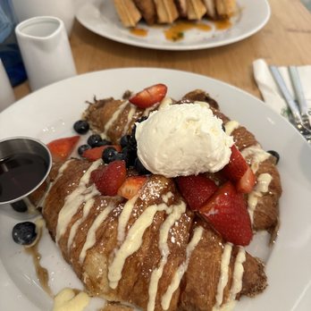 Bloom - Croissant French Toast, Chicken and Waffles - American Near Me - Santa Clara, California Bloom - Croissant French Toast, Chicken and Waffles - American Near Me - Santa Clara, California