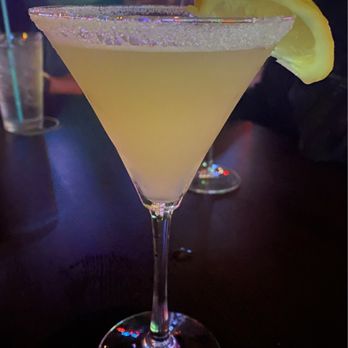 Puttshack - Pittsburgh - Lemon Drop Martini - Mini Golf Near Me - Pittsburgh, Pennsylvania