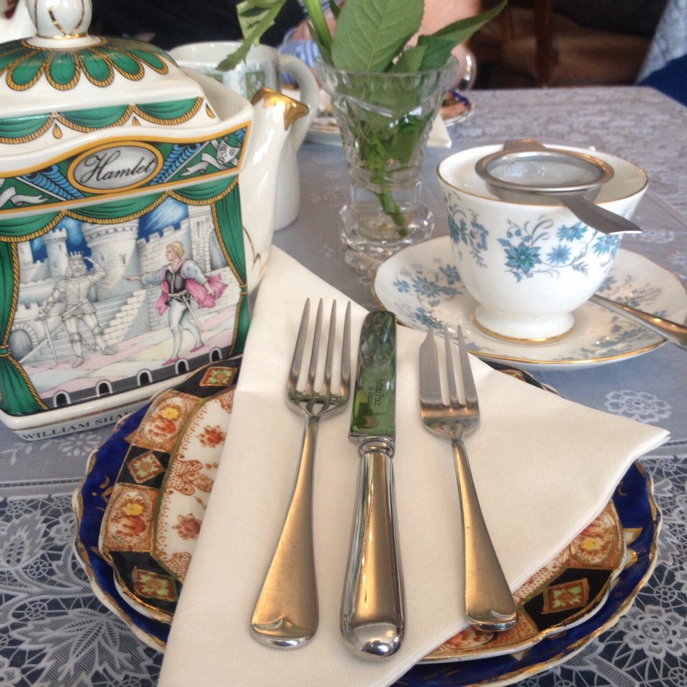 Jameson's Cafe & Tea Rooms - Hamlet tea pot and mismatched crockery - Tea Rooms Near Me - Sheffield, XSY
