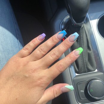 Le Nails - Nails - Nail Salons Near Me - Auburn Hills, Michigan