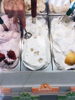 Gelateria Alaska by null