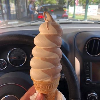 Meadowlark Dairy - Chocolate Vanilla ice cream - Ice Cream & Frozen Yogurt Near Me - Pleasanton, California Meadowlark Dairy - Chocolate Vanilla ice cream - Ice Cream & Frozen Yogurt Near Me - Pleasanton, California