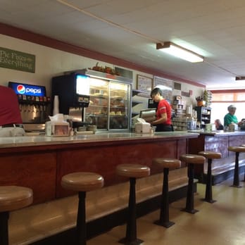 Bud's Restaurant - Diners Near Me - Defiance, Ohio