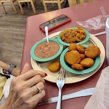 Smokey Joe's BBQ - Veggie plate sweet potato casserole,pinto beans and fried squash - Barbeque Near Me - Lexington, North Carolina Smokey Joe's BBQ - Veggie plate sweet potato casserole,pinto beans and fried squash - Barbeque Near Me - Lexington, North Carolina