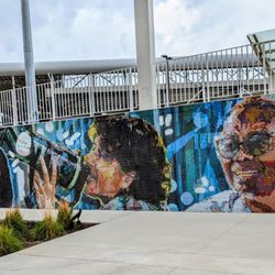 Q2 Stadium - Art work on the wall