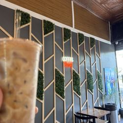 Cafe Studio - ICED LATTE LARGE