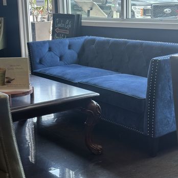 Covinten Cafe - Pretty couch. - Cafes Near Me - Hermosa Beach, California Covinten Cafe - Pretty couch. - Cafes Near Me - Hermosa Beach, California