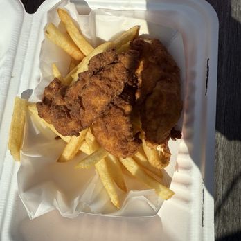 Al's Seafood - Kid's meal: chicken tenders - Seafood Near Me - North Hampton, New Hampshire