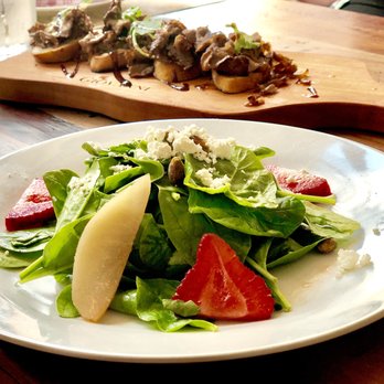 Giovanni - 1/2 Spinach Salad - Italian Near Me - Rockwall, Texas
