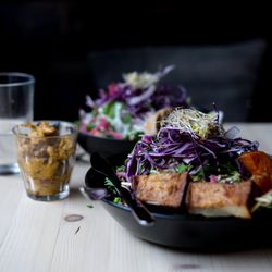 Souls - Tofuspyd og BBQ svampe kan varmt anbefales som sideorder til de lækre salater