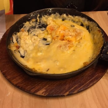 S'MAC - My friend ate half, and the other half was just cheese with no noodles - American Near Me - New York, New York S'MAC - My friend ate half, and the other half was just cheese with no noodles - American Near Me - New York, New York
