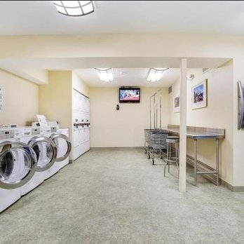 El Gato Penthouse - Laundry Facility - Apartments Near Me - Los Gatos, California El Gato Penthouse - Laundry Facility - Apartments Near Me - Los Gatos, California