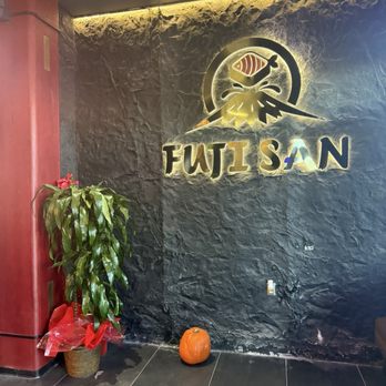 Pakusan Sushi & Grill - Sushi Bars Near Me - Chandler, Arizona