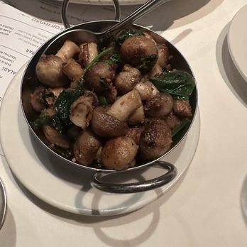 Morton's The Steakhouse - Sauteed Spinach & Button Mushrooms! Great! - Steakhouses Near Me - Honolulu, Hawaii Morton's The Steakhouse - Sauteed Spinach & Button Mushrooms! Great! - Steakhouses Near Me - Honolulu, Hawaii