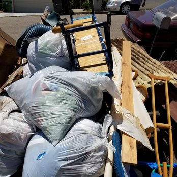 WM - Oakland - This is the bulk that was not picked up because the driver said it's not bagged. - Recycling Center Near Me - Oakland, California WM - Oakland - This is the bulk that was not picked up because the driver said it's not bagged. - Recycling Center Near Me - Oakland, California