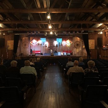 Renfro Valley Entertainment Center - Music Venues Near Me - Mount Vernon, Kentucky