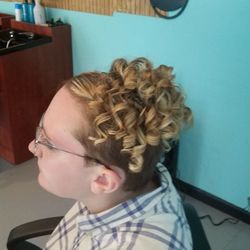 Badazz Blondez Salon - Homecoming 2019