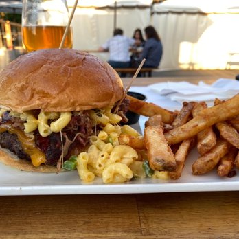 Colton's Social House - Therapy Burger - New American Near Me - Clovis, California