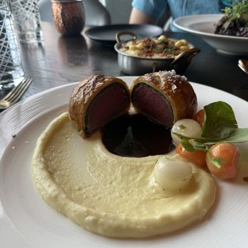 Gordon Ramsay Hell's Kitchen - Beef Wellington - New American Near Me - Las Vegas, Nevada