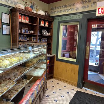 Ann Sather Restaurant - Pastry case - Scandinavian Near Me - Chicago, Illinois Ann Sather Restaurant - Pastry case - Scandinavian Near Me - Chicago, Illinois