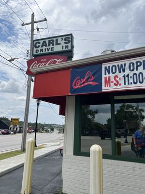Carl’s Drive-In by null