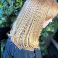 Capozzi & Co Salon