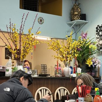 Huong Que Deli and Cafe - Inside - Cafes Near Me - Seattle, Washington