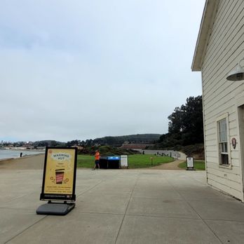 Warming Hut Park Store - Outside - Coffee & Tea Near Me - San Francisco, California