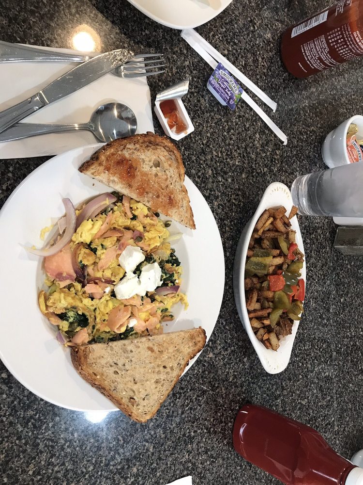 THE KETTLE 117 Photos & 208 Reviews 1 Brookline Blvd, Havertown, PA