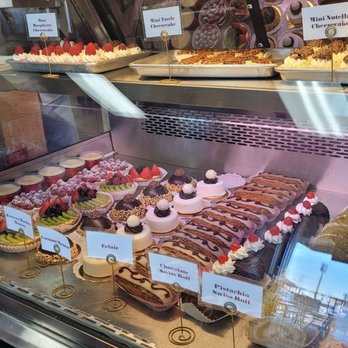 Baklovah Bakery - Desserts Near Me - San Antonio, Texas