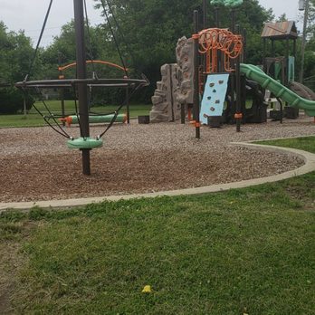 Plum Grove Park - Parks Near Me - Rolling Meadows, Illinois