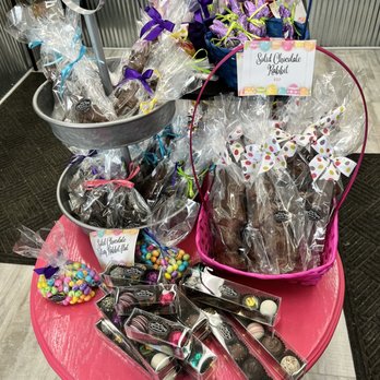 Lillie Mae Candy - a display of chocolate candies - Chocolatiers & Shops Near Me - Marshalltown, Iowa Lillie Mae Candy - a display of chocolate candies - Chocolatiers & Shops Near Me - Marshalltown, Iowa