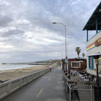 Surfer Beach Hotel - Looking right after exiting pool area (attached breakfast joint) - San Diego, CA