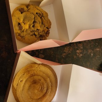 Crumbl - Niles - Chocolate chip and churro - Bakeries Near Me - Niles, Illinois Crumbl - Niles - Chocolate chip and churro - Bakeries Near Me - Niles, Illinois
