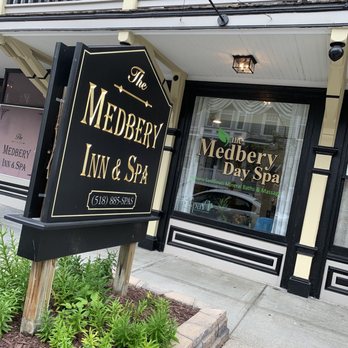 The Medbery Inn - Entrance - Hotels Near Me - Ballston Spa, New York The Medbery Inn - Entrance - Hotels Near Me - Ballston Spa, New York