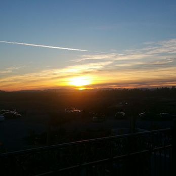 Monte De Oro Winery - Sunset to the west... - Wineries Near Me - Temecula, California Monte De Oro Winery - Sunset to the west... - Wineries Near Me - Temecula, California