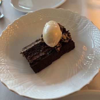 Sunny's Steakhouse - Chocolate cake - Cocktail Bars Near Me - Miami, Florida