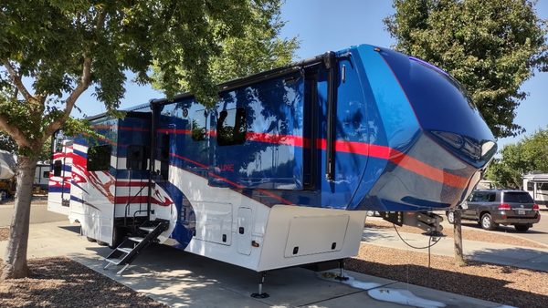 5th Wheel Detailing Services - We're Committed To Providing a Stress-Free Experience To Both New And Returning Customers. Our set price is $8.00 Ft. includes a wash and wax solution in one 5th Wheel Detailing Services - We're Committed To Providing a Stress-Free Experience To Both New And Returning Customers. Our set price is $8.00 Ft. includes a wash and wax solution in one