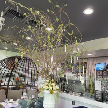D' Coffee Bouteaque - Coffee & Tea Near Me - Palm Desert, California